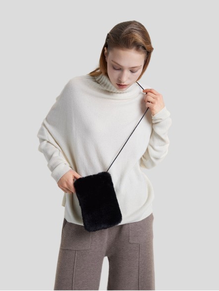Faux-Fur Crossbody Pouch Faux-Fur Crossbody Pouch