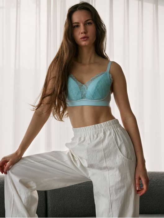 Polka Dots Detail Wide Bottom Strap Bralette