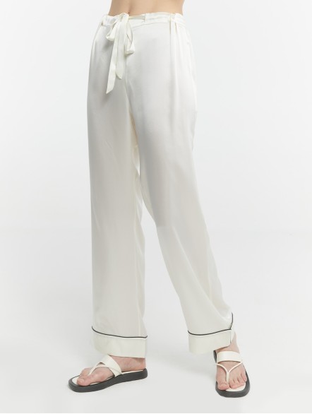 Chic Trimmed Silk Loungewear Set Chic Trimmed Silk Loungewear Set