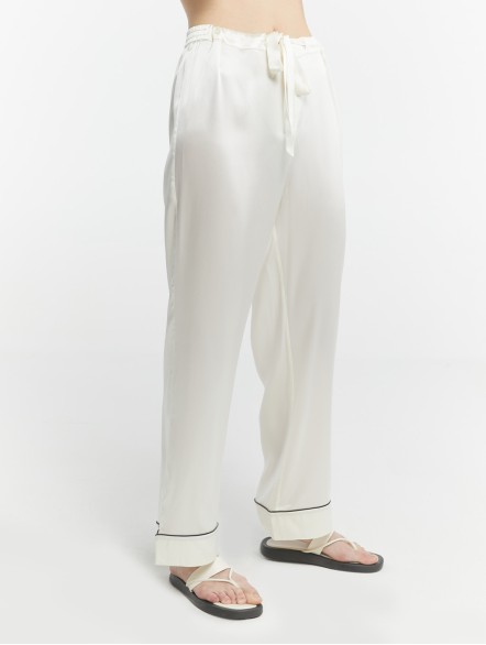Chic Trimmed Silk Loungewear Set Chic Trimmed Silk Loungewear Set