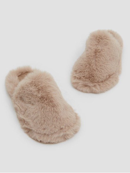 Round-toe Furry Slippers Round-toe Furry Slippers