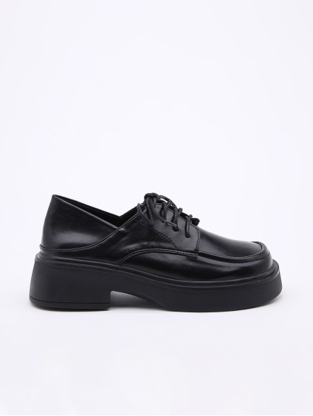 Lace-up closure Loafers Lace-up closure Loafers