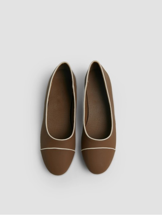 Soft Leather Shallow Mouth Flat Granny Shoes